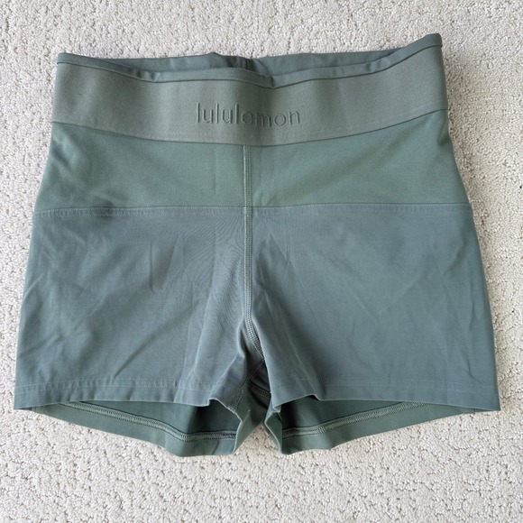 lululemon Pants - Lululemon License to‎ Train High-Rise Short 2" Women 14 Grey Eucalyptus Logo